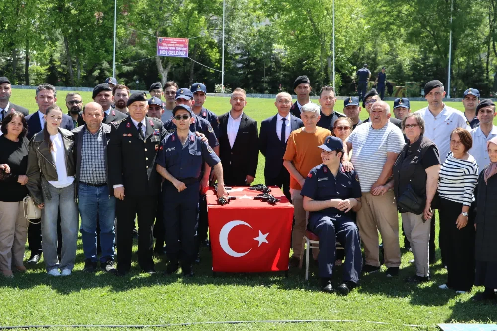  Engelsiz Vatan Sevgisiyle Temsili Askerlik Gururu
